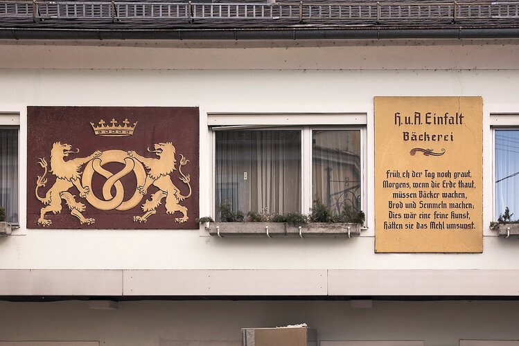 Sgraffito an der Bäckerei Einfalt