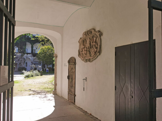 Schloss Aschach - Doppelwappen der Jörger und Hofmann von Grünbüchel