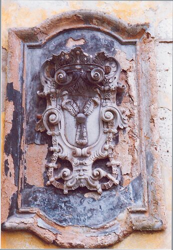 Schloss Aschach - Gräflich Harrach'scher Wappenstein