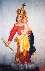 Haus Kirchenplatz 7 - Marienstatue - Auge Gottes