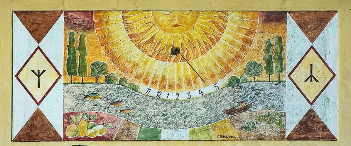 Haus Berggasse 37 - Sonnenuhr