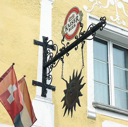 Haus Kurzwernhartplatz 5 - Christophorus-Bild - Hochwasserbild - Wirtshausschild