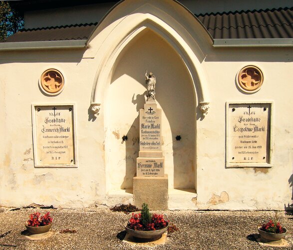 Friedhof Aschach - Grabstein der Familie Markl