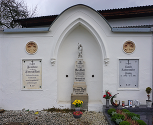 Friedhof Aschach - Grabstein der Familie Markl