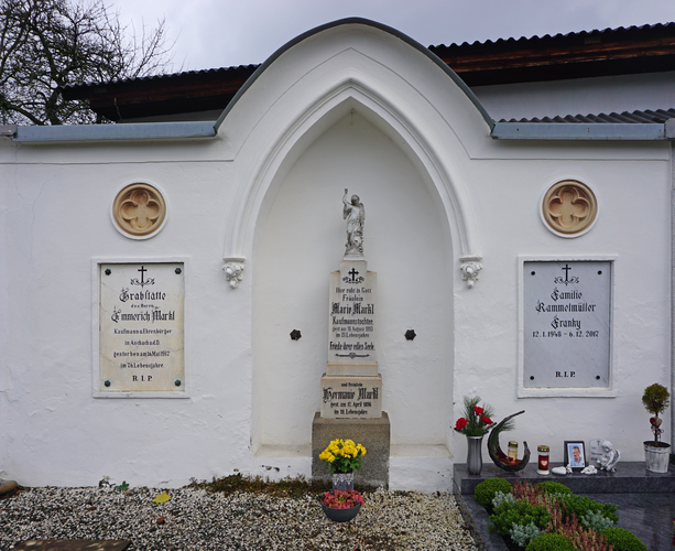 Friedhof Aschach - Grabstein der Familie Markl