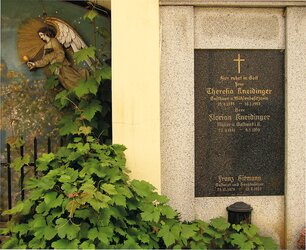Friedhof Aschach - Grabstätte Kneidinger-Hiermann
