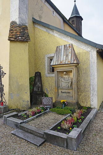 Friedhof Aschach - Grabstätte der Familie Mahromüller