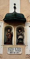 Franz v. Paula und Nepomuk Figuren Pfarrgasse