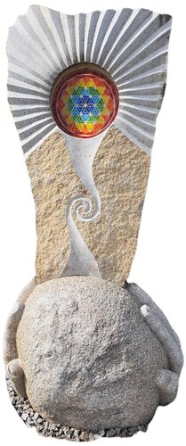Findlingsskulpturen Seniorenheim