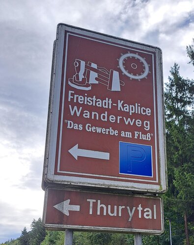Wasserrad am Parkplatz Graben