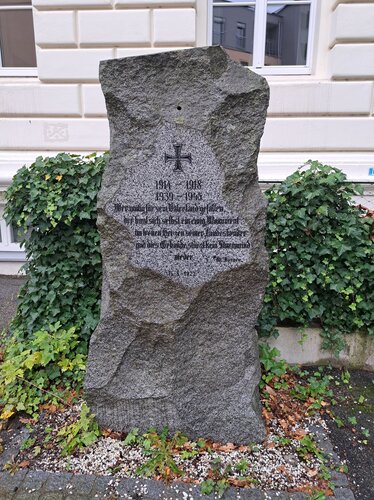 Kriegerdenkmal beim Gymnasium
