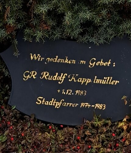 Grabstätte von zwei Freistädter Priestern             rn