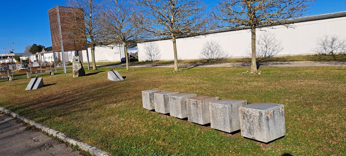 Skulpturen - Kreuzweg am Friedhof