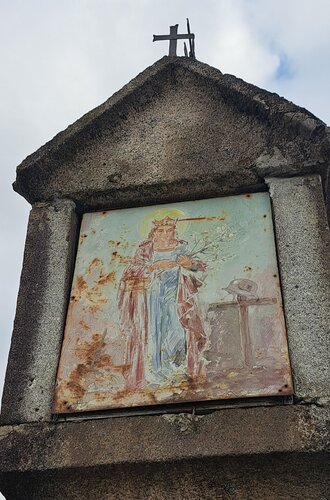 Barbarasäule vor der Kaserne