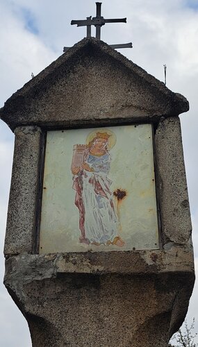 Barbarasäule vor der Kaserne