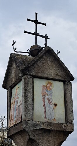 Barbarasäule vor der Kaserne