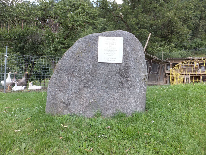 Karlinger-Gedenkstein