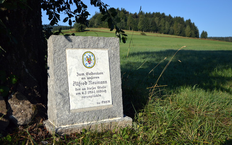 Neumann - Gedenkstein