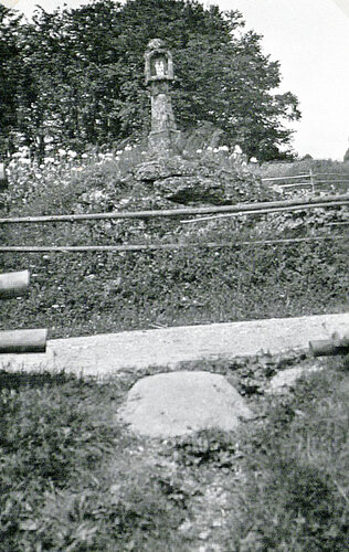 Marterl bei der Volksschule