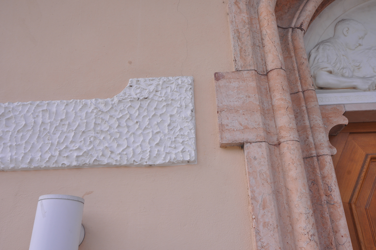 Theoriegebäude der HTBLA - Portal und Inschrift