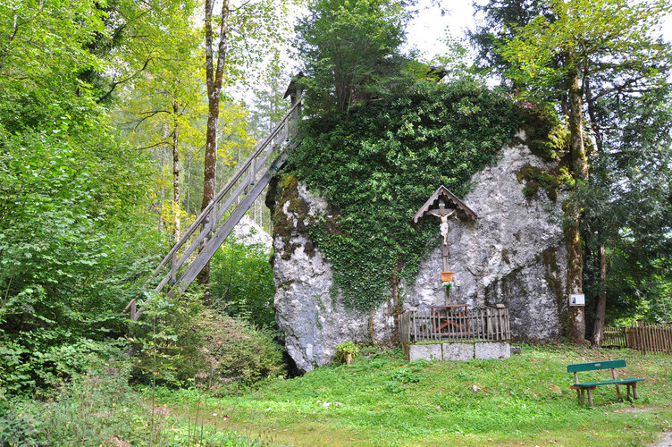 Kreuzstein im Echerntal