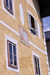 Wohnhaus - Sonnenuhr