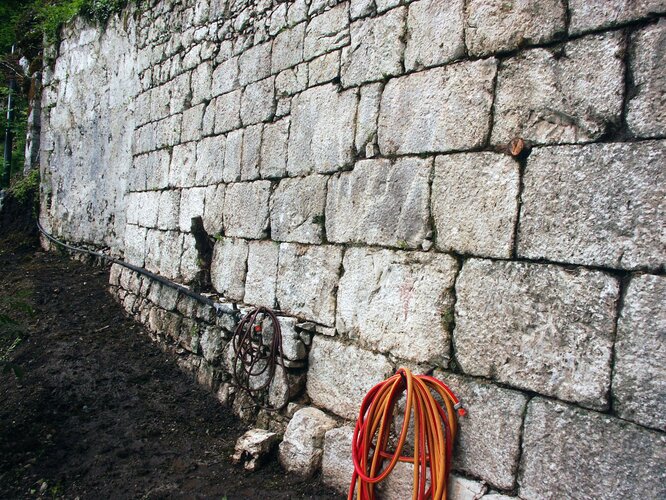 Franz-Joseph-Horizont Stütz- und Futtermauer