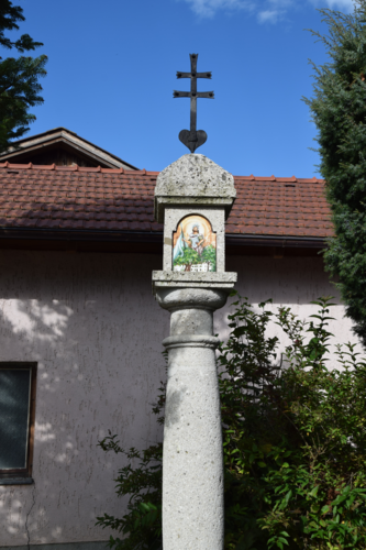 Steinsäule Eisengattern