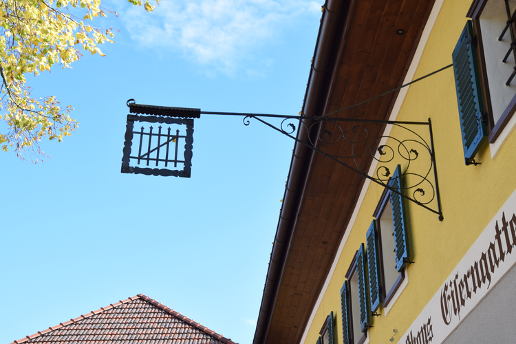 Wirt zu Eisengattern - Wirtshausschild