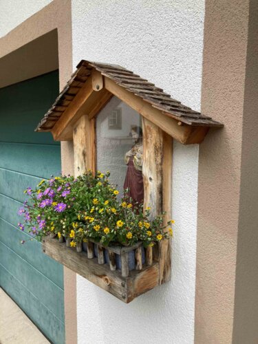 Plohhaus (Zensenschuster) - Hausstatue