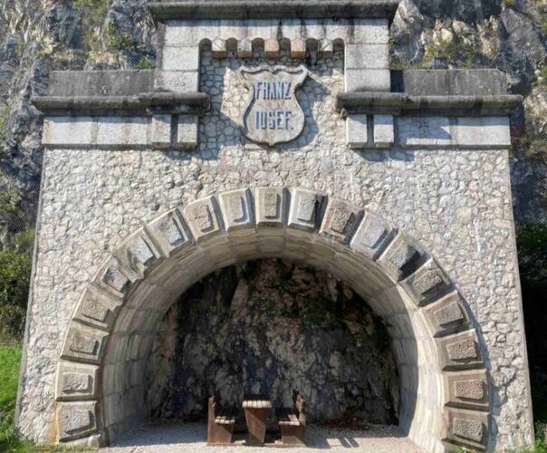 Schmuckprotal vom Franz-Josef-Tunnel