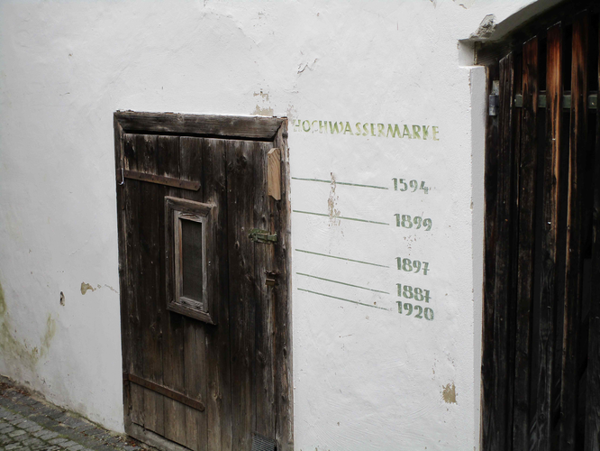 Historische Hochwassermarken Traunsee