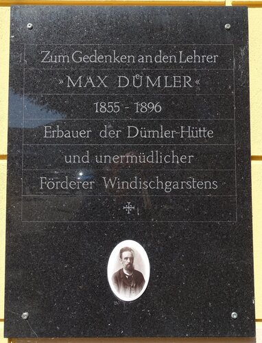 Ehemaligen Gerichtsgebäude - Dümlerdenkmal