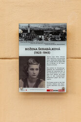 Erinnerungstafel SKRABALKOVA