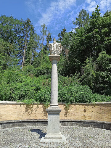 Gnadenstuhl im neuen Friedhof