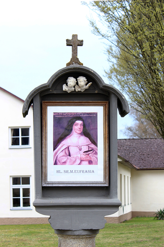 Klostergarten-Bildstock Sr. Eufrasia