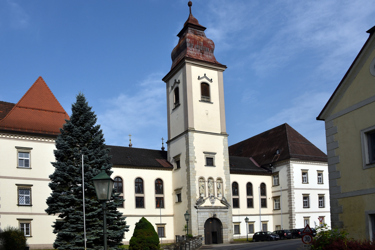 Kloster-Pforte mit Klosterturm 