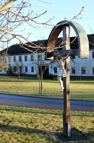 Toni-z'Kühof Wegkreuz