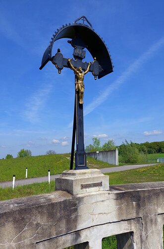 Alte Mettensdorfer Brücke mit Brückenkreuz
