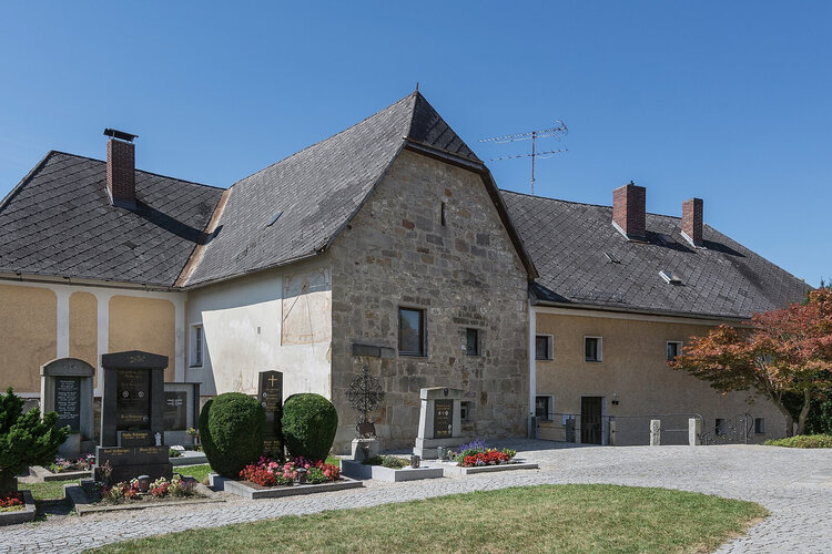 Sonnenuhr Pfarrhof Pergkirchen