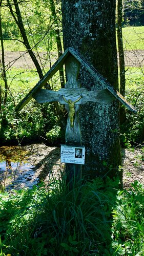 Gedenkkreuz Starzer am Tobrabach