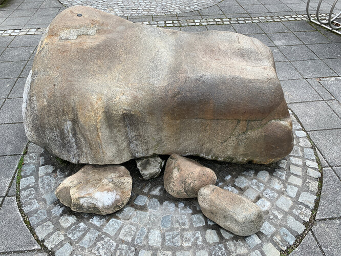 Grenzstein Lebinger Straße