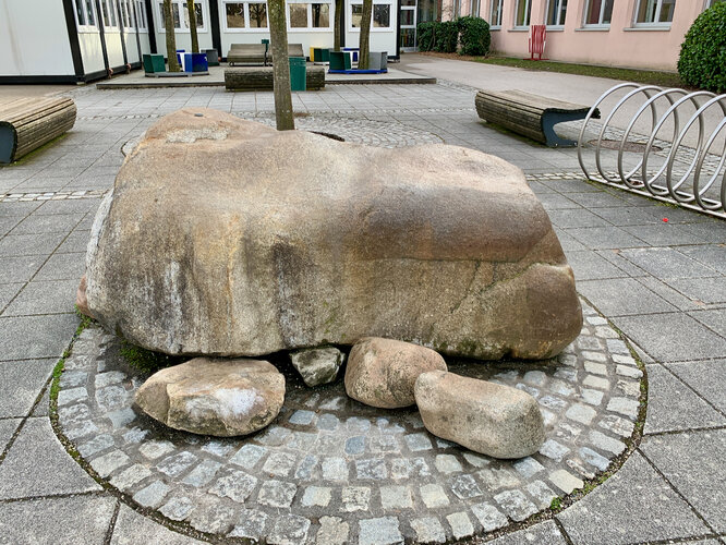 Grenzstein Lebinger Straße