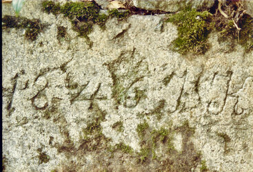 Ziehberg Stein mit Jahrezahl und Initialen