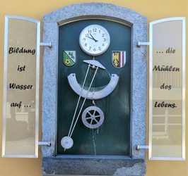 Mittelschule Waldzell - Wasserpendeluhr