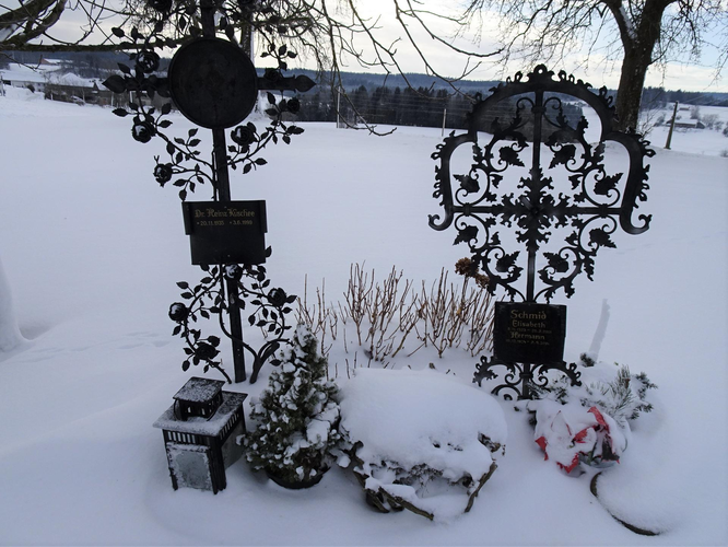 Urnenplatz beim Klugsbergerhaus