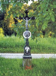 Flurkreuz in Kugelrad