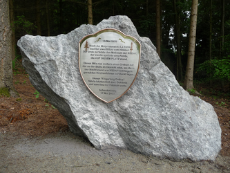 Gedenkstein im Fronwald