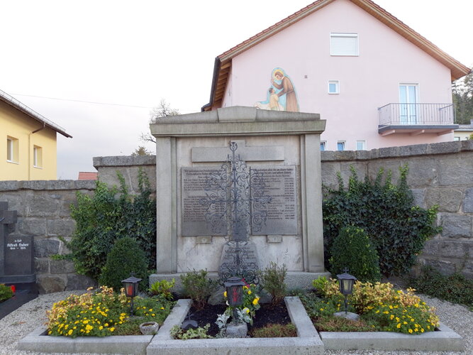 Epitaph - Priestergrab