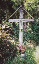 Kreuz im Brunnenschutzgebiet